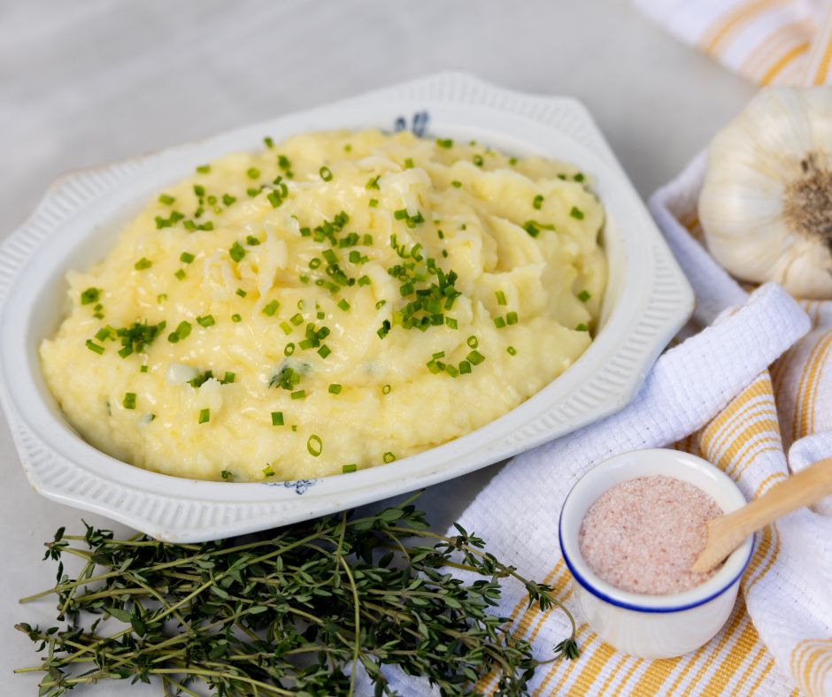 White Cheddar & Garlic Mashed Potatoes